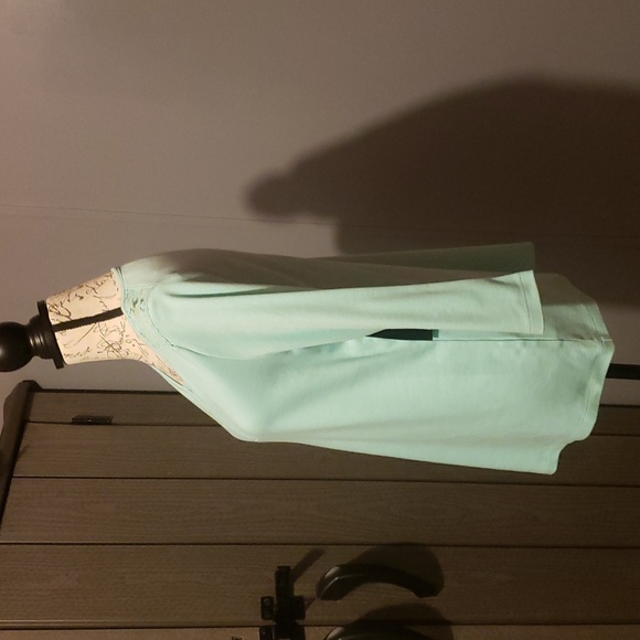 Kim Roger's Lady's V-Neck 3/4 Sleeved with Beautiful Lace Shoulders - Picture 3 of 10